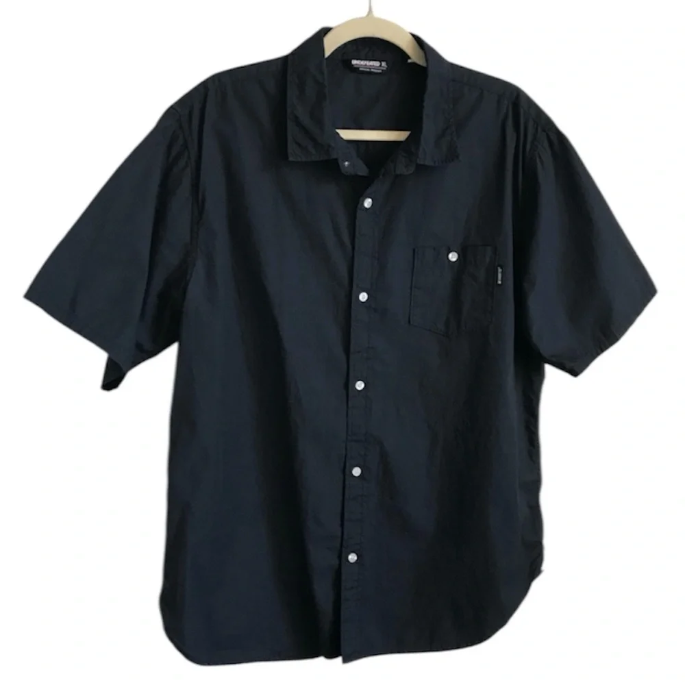 Undefeated Men’s XL Black Short Sleeve Button Up Shirt with chest pocket in EUC - Picture 8 of 14